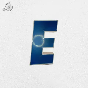 Lettera "E" in Plastica Anni '80