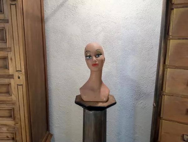 Testa Donna da Vetrina Anni '60 - immagine 2