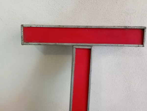 Lettera "T" in Latta e Celluloide - immagine 3