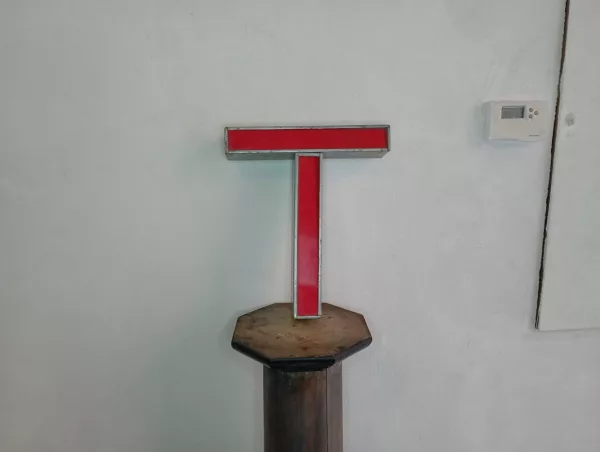 Lettera "T" in Latta e Celluloide - immagine 2