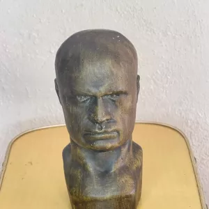 Testa Mussolini in Resina