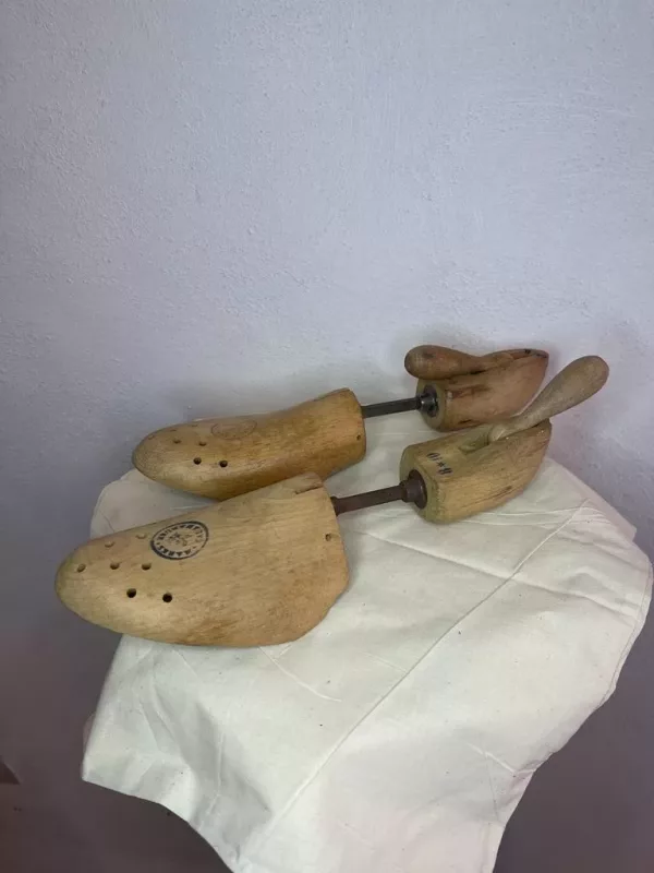 Forme x Scarpe in Legno Massello e Ferro 1920 - immagine 3