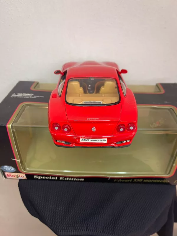 Modellino Ferrari 550 Maranello Scala 1 : 18 - immagine 4