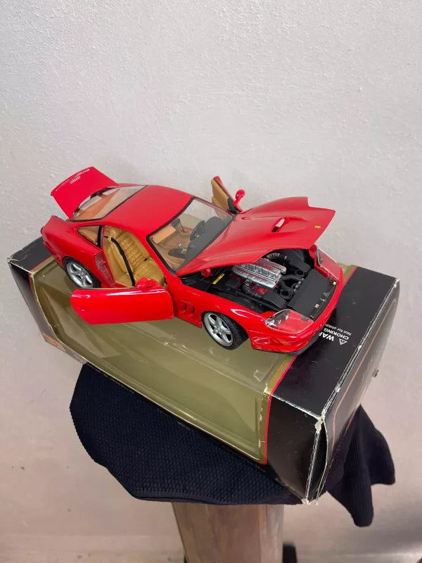 Modellino Ferrari 550 Maranello Scala 1 : 18 - immagine 8
