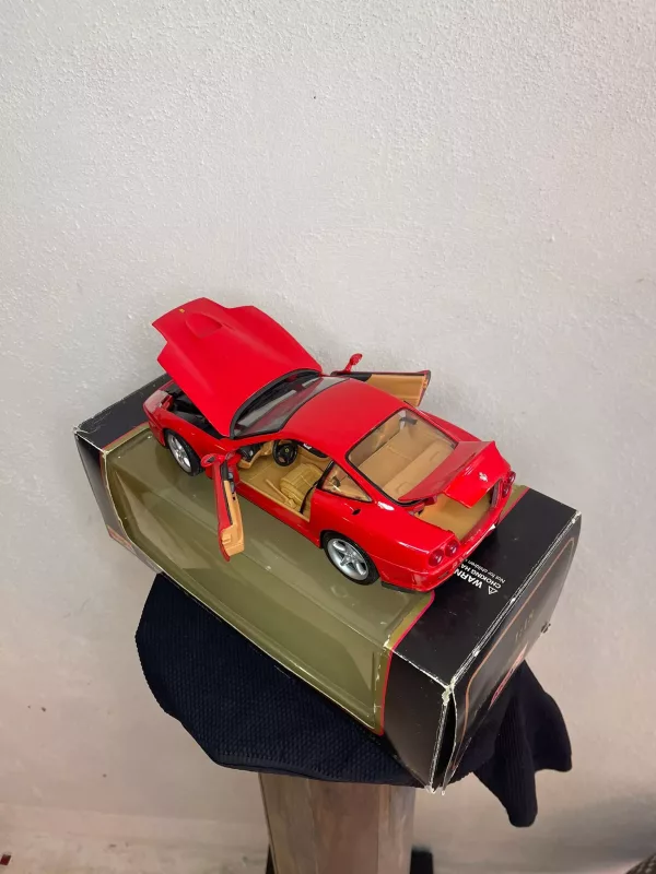 Modellino Ferrari 550 Maranello Scala 1 : 18 - immagine 9