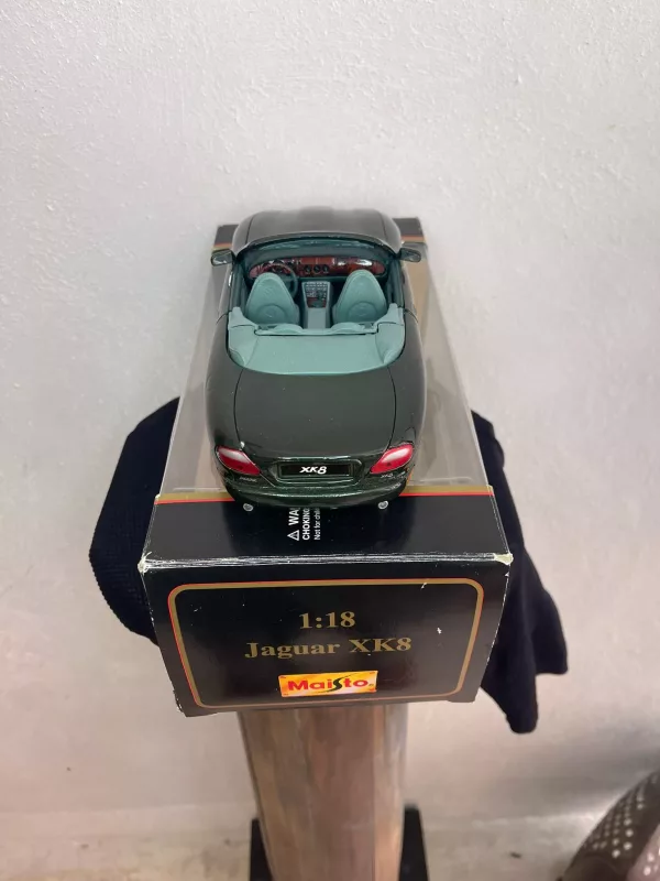 Modellino Jaguar XK8 Scala 1 : 18 - immagine 4