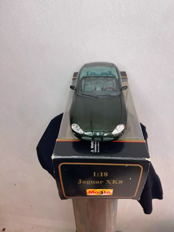 Modellino Jaguar XK8 Scala 1 : 18 - immagine 5