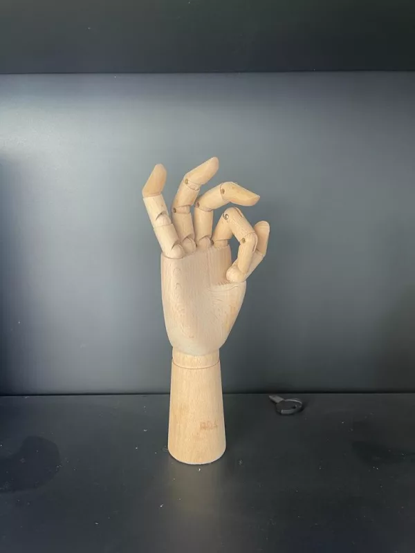 Mano di Legno con Articolazioni Movibili - immagine 2