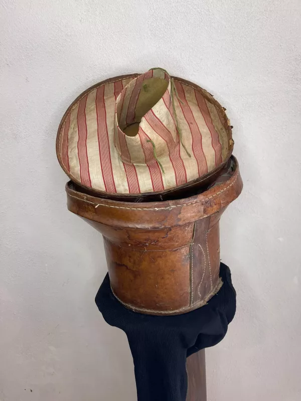 Vecchia Cappelliera con Tuba 1880 - immagine 5