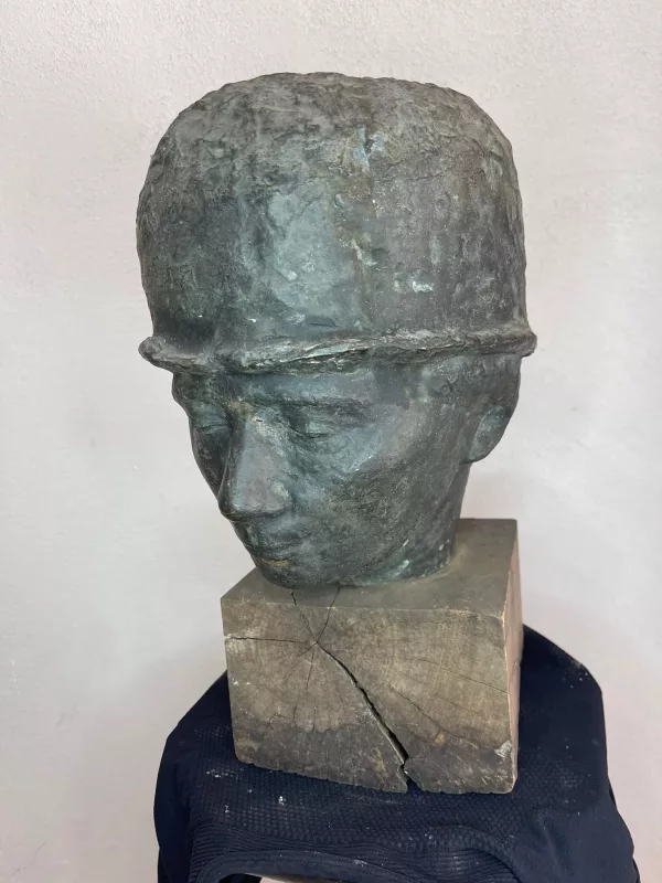 Ragazzo con Cappello Fusione in Bronzo - immagine 2