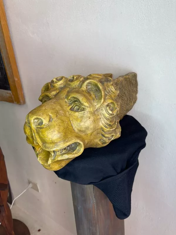 Bocca d'Acqua Leone in Marmo Ocra - immagine 4