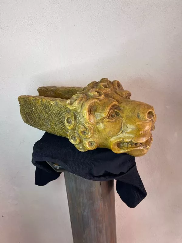 Bocca d'Acqua Leone in Marmo Ocra - immagine 2