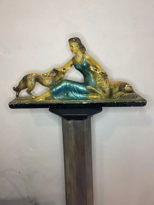 Scultura Donna & Levrieri Afgani 1920 - immagine 2