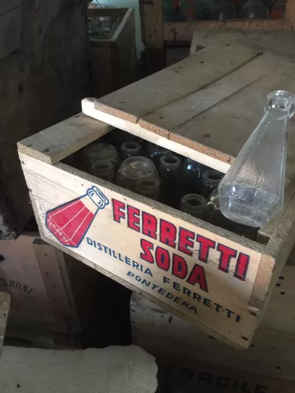 Cassa in Legno Bottiglie Ferretti Soda Anni '60 - immagine 3