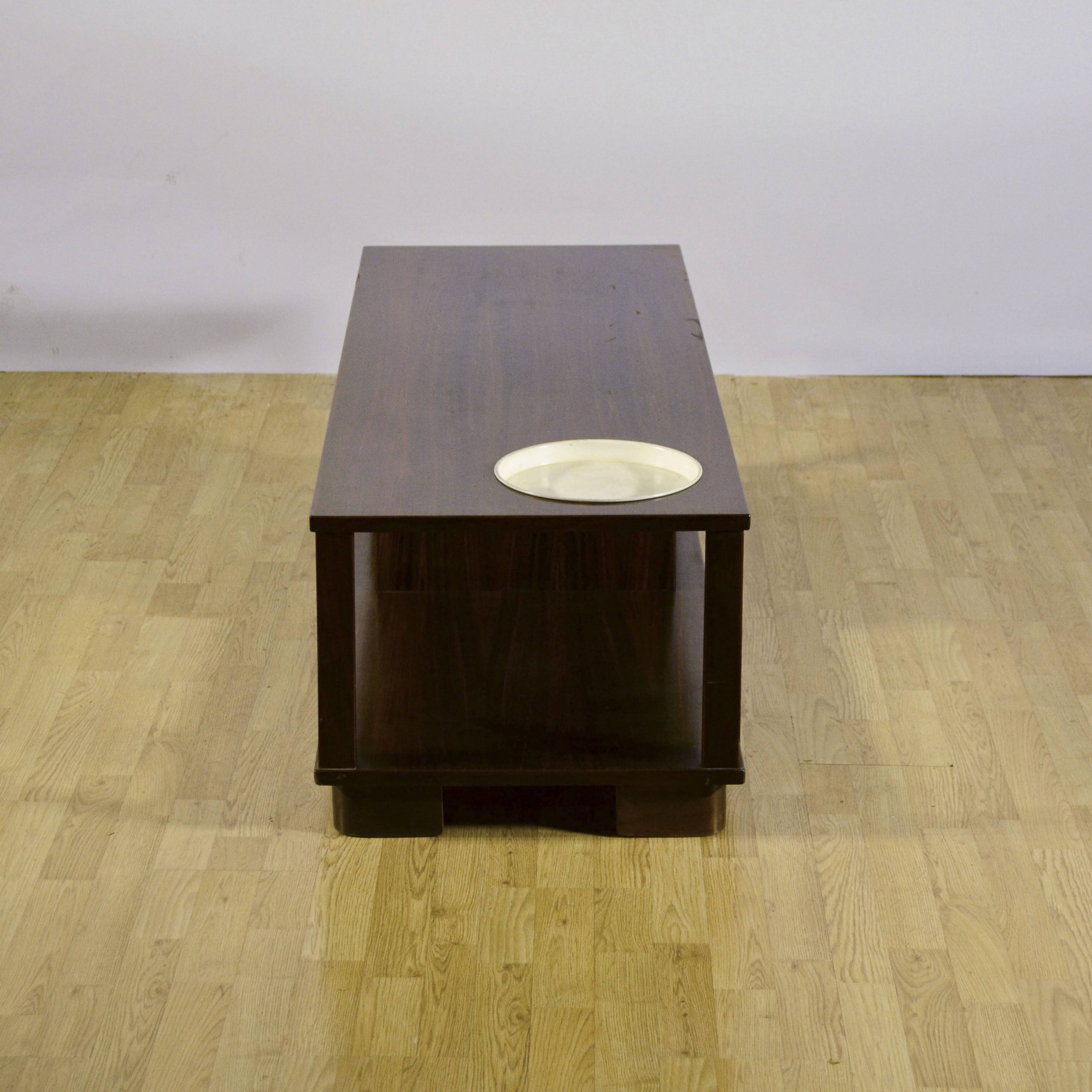 Tavolino da caffè con portariviste, cassetti e piattino anni '50 - immagine 6