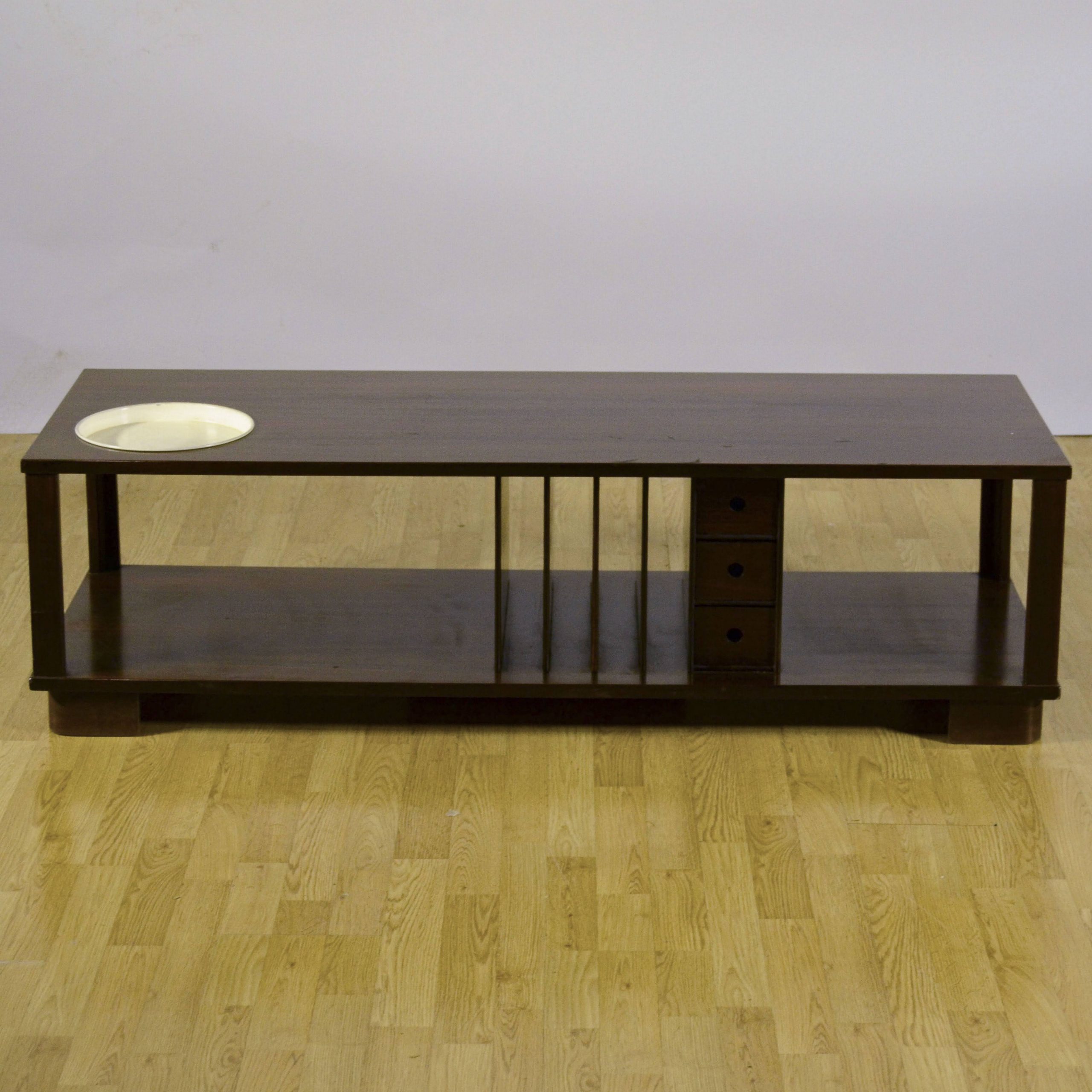 Tavolino da caffè con portariviste, cassetti e piattino anni '50 - immagine 8