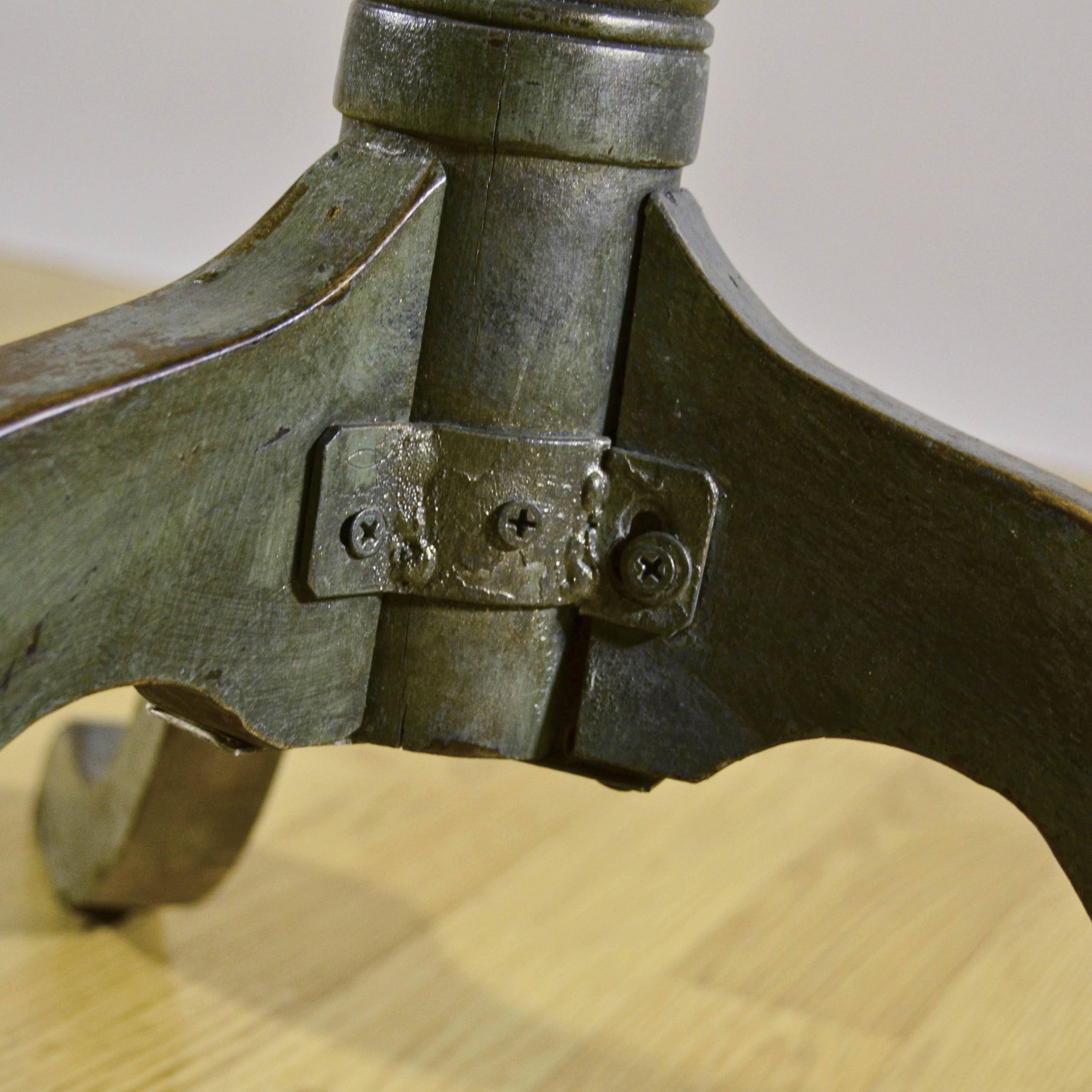 Tavolino Rotondo da Caffè Tre Piedi - immagine 6