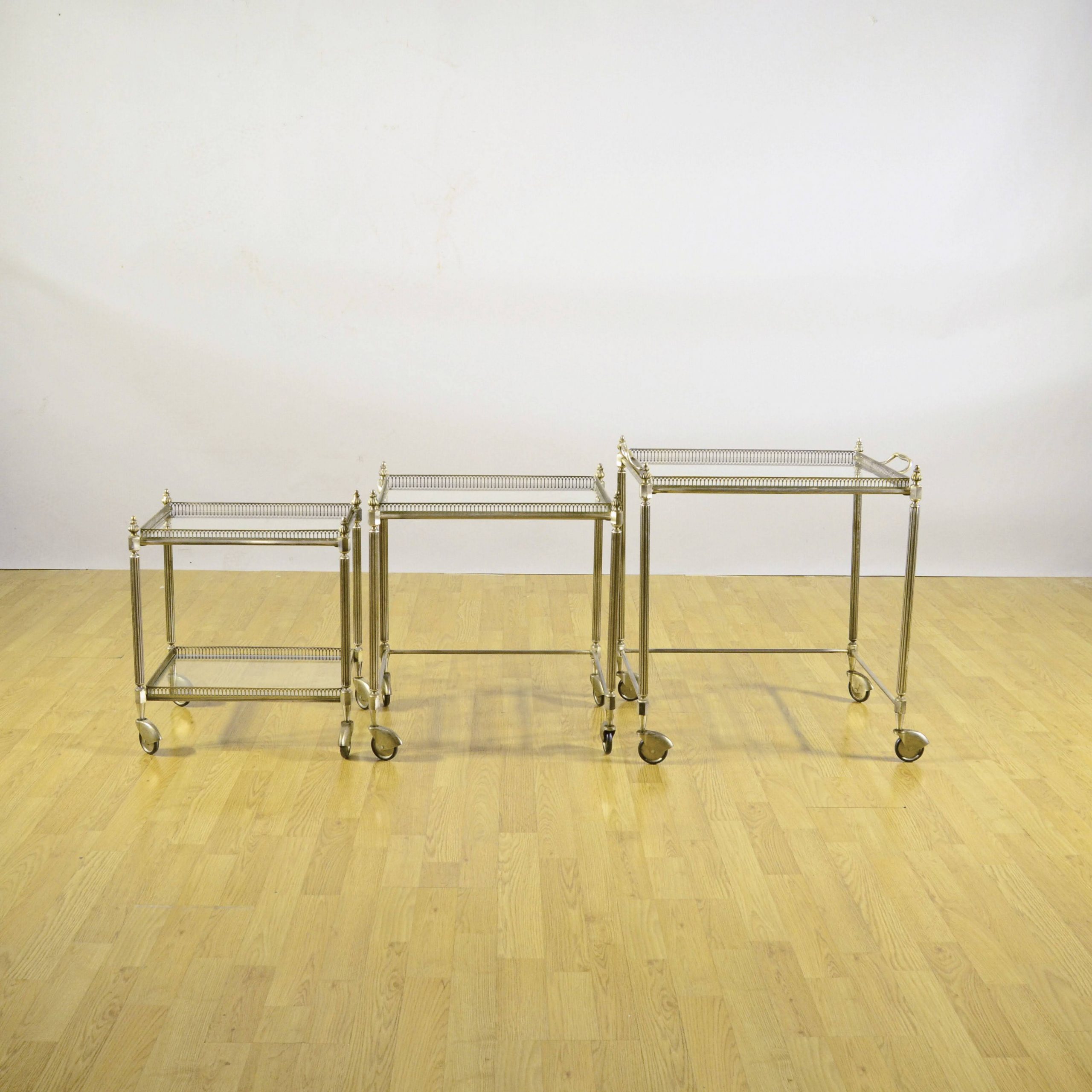 Set Tavolini da Servizio stile Luigi XVI - immagine 2