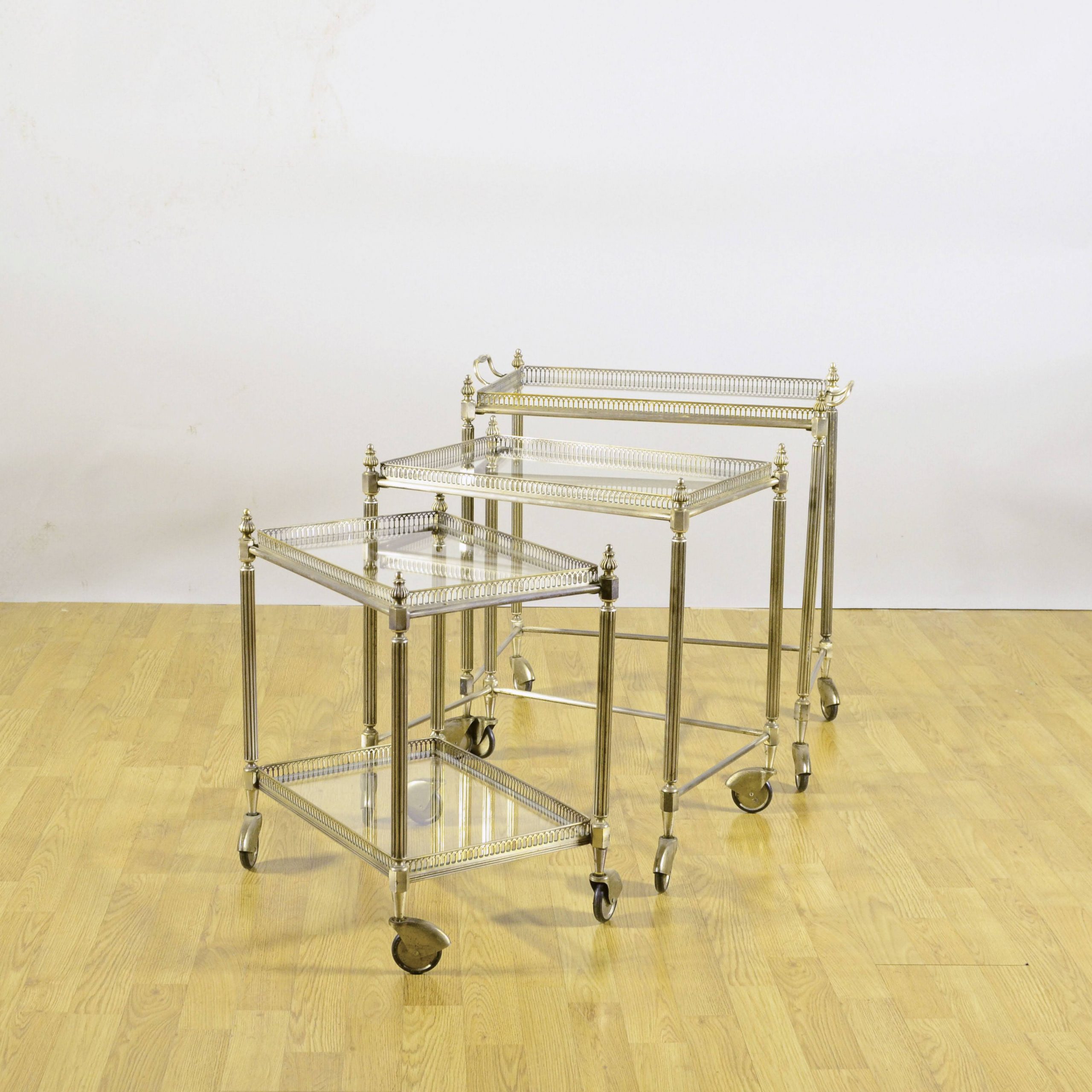 Set Tavolini da Servizio stile Luigi XVI - immagine 3