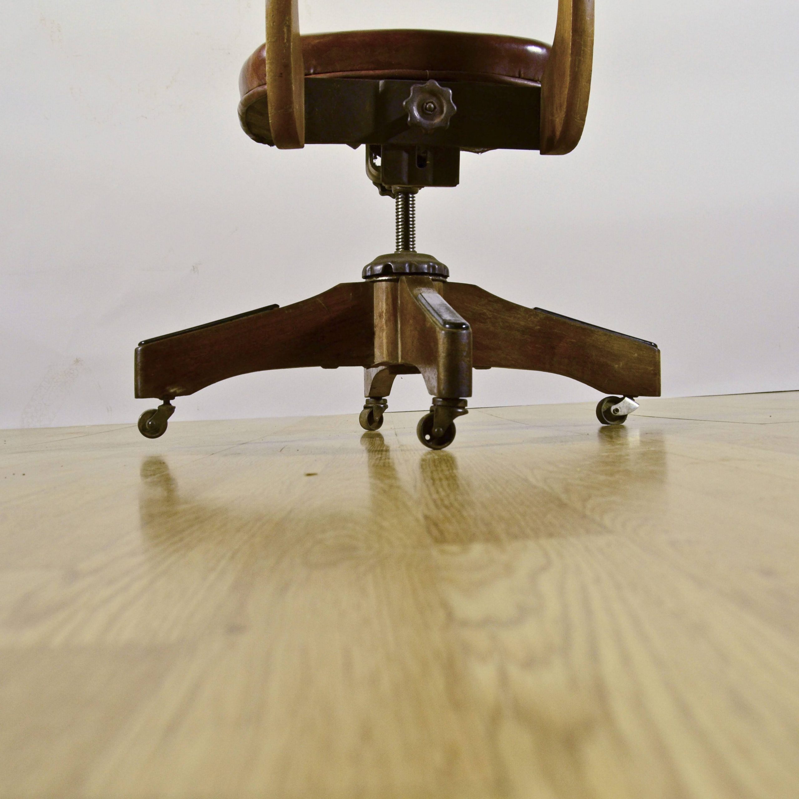 Sedia Girevole da Ufficio in Legno e PellePrimi '900 - immagine 17