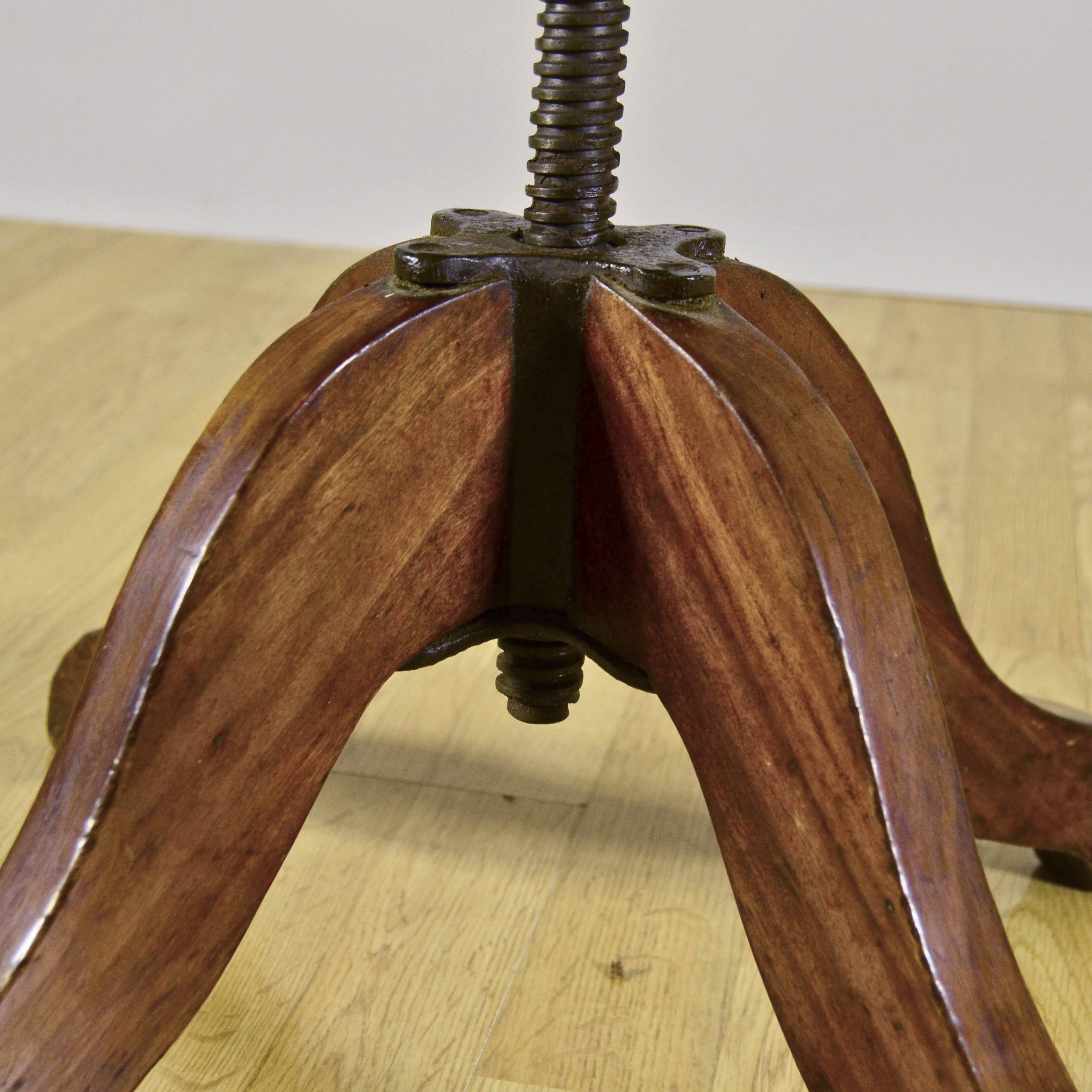 Sedia Girevole con Seduta in vero Vimini stile Vittoriano - immagine 12