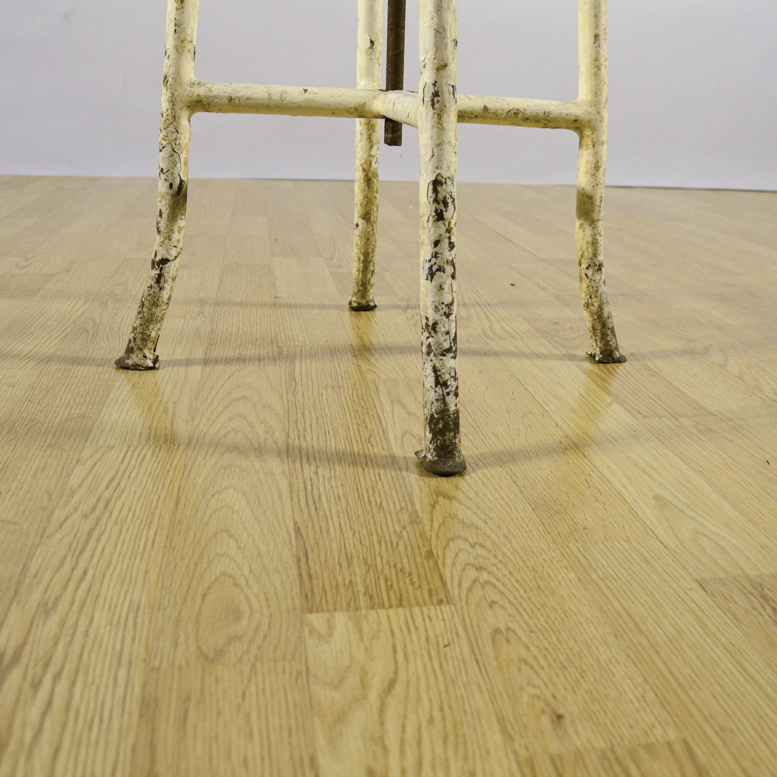 Sgabello Girevole Industrial Bianco Regolabile Anni '50 - immagine 6