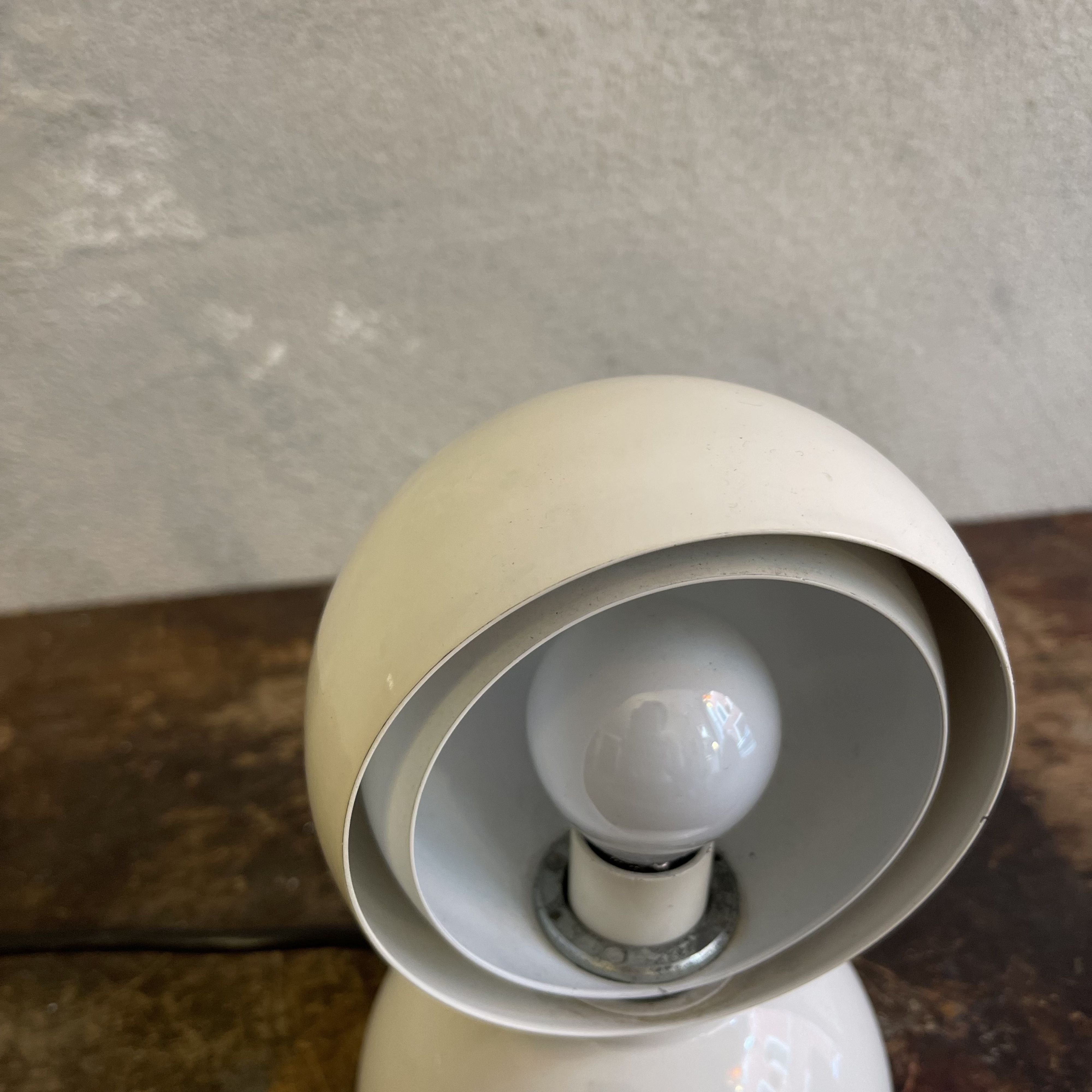 Lampada "Eclisse" di Vico Magistretti x Artemide - immagine 11