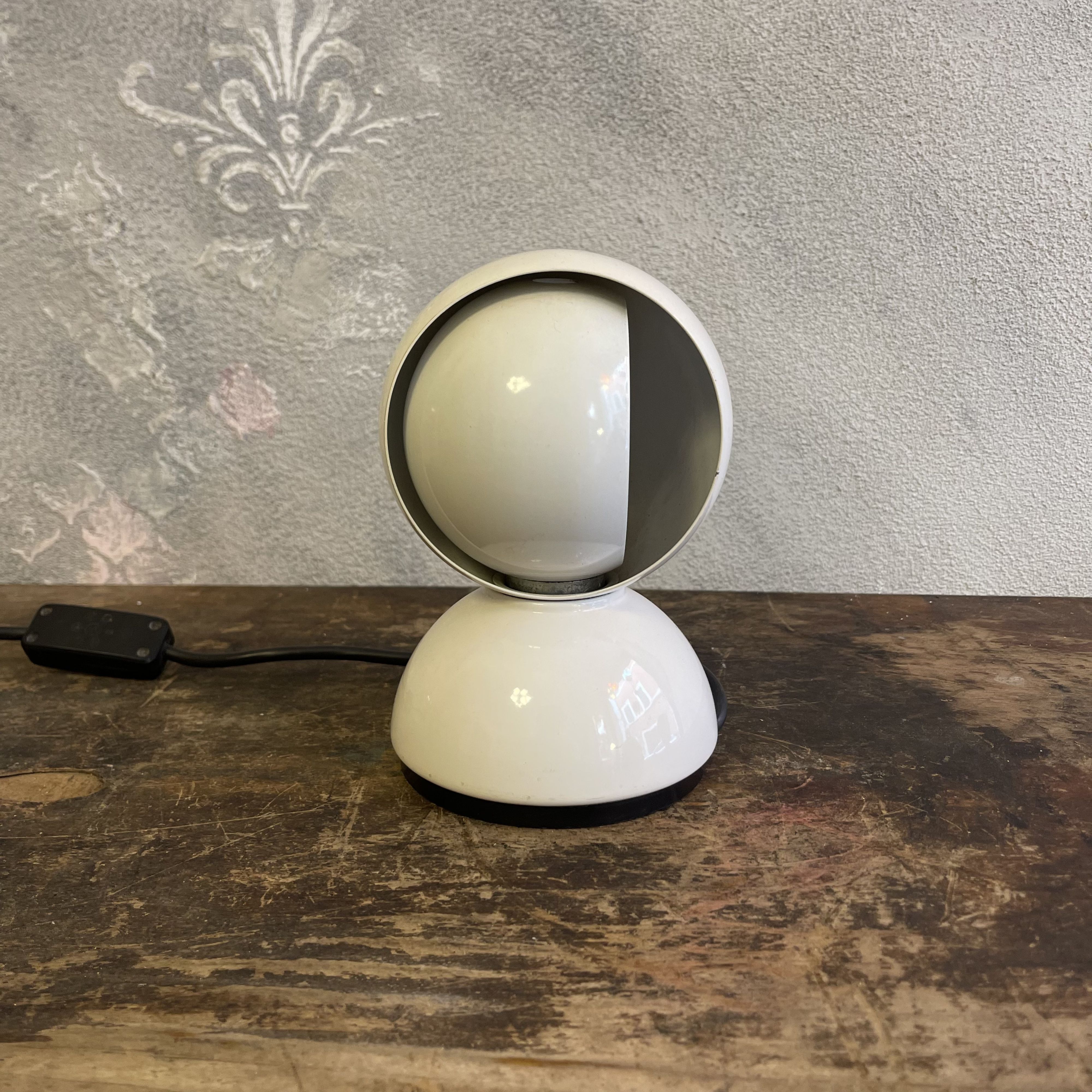 Lampada "Eclisse" di Vico Magistretti x Artemide - immagine 4