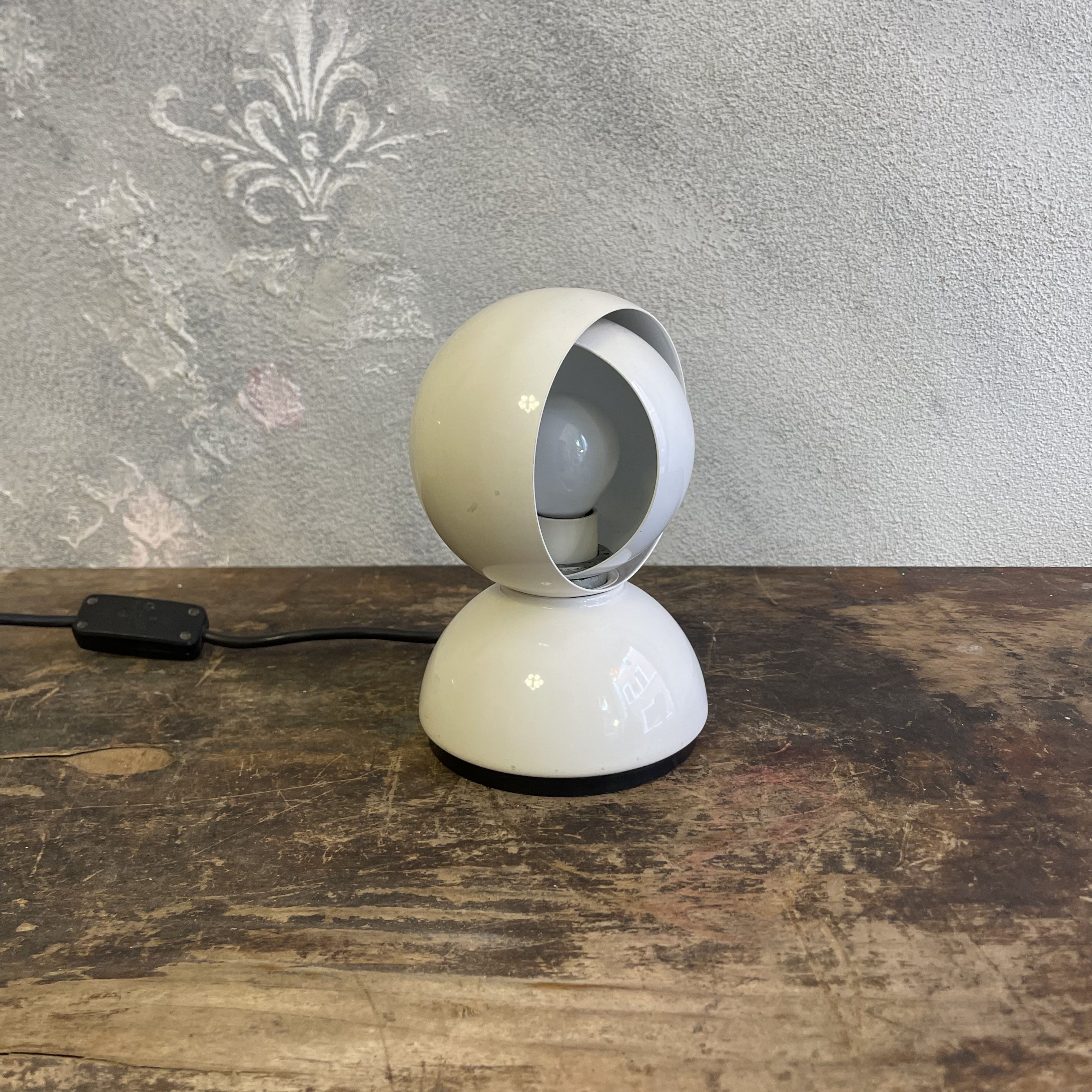 Lampada "Eclisse" di Vico Magistretti x Artemide - immagine 7