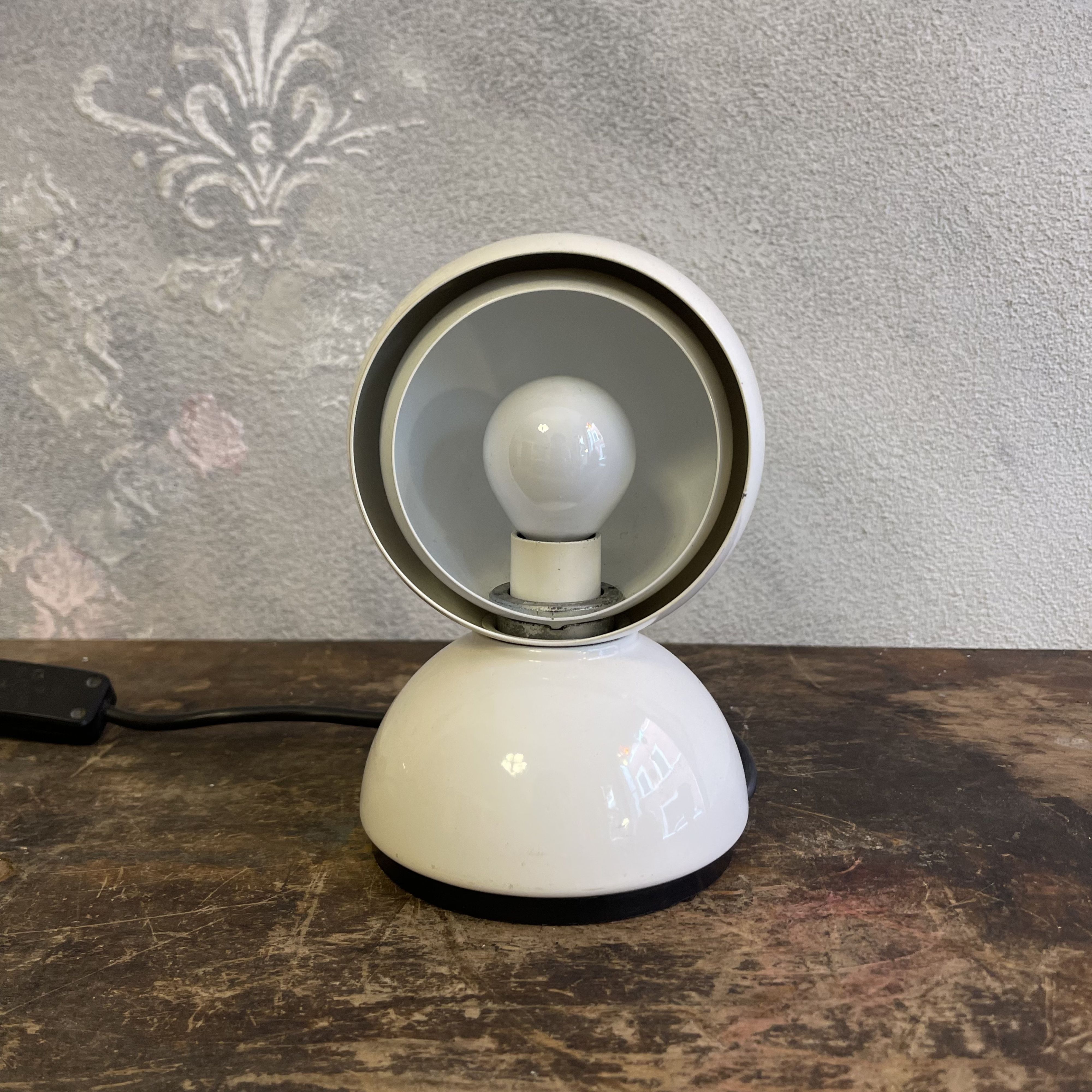 Lampada "Eclisse" di Vico Magistretti x Artemide - immagine 2