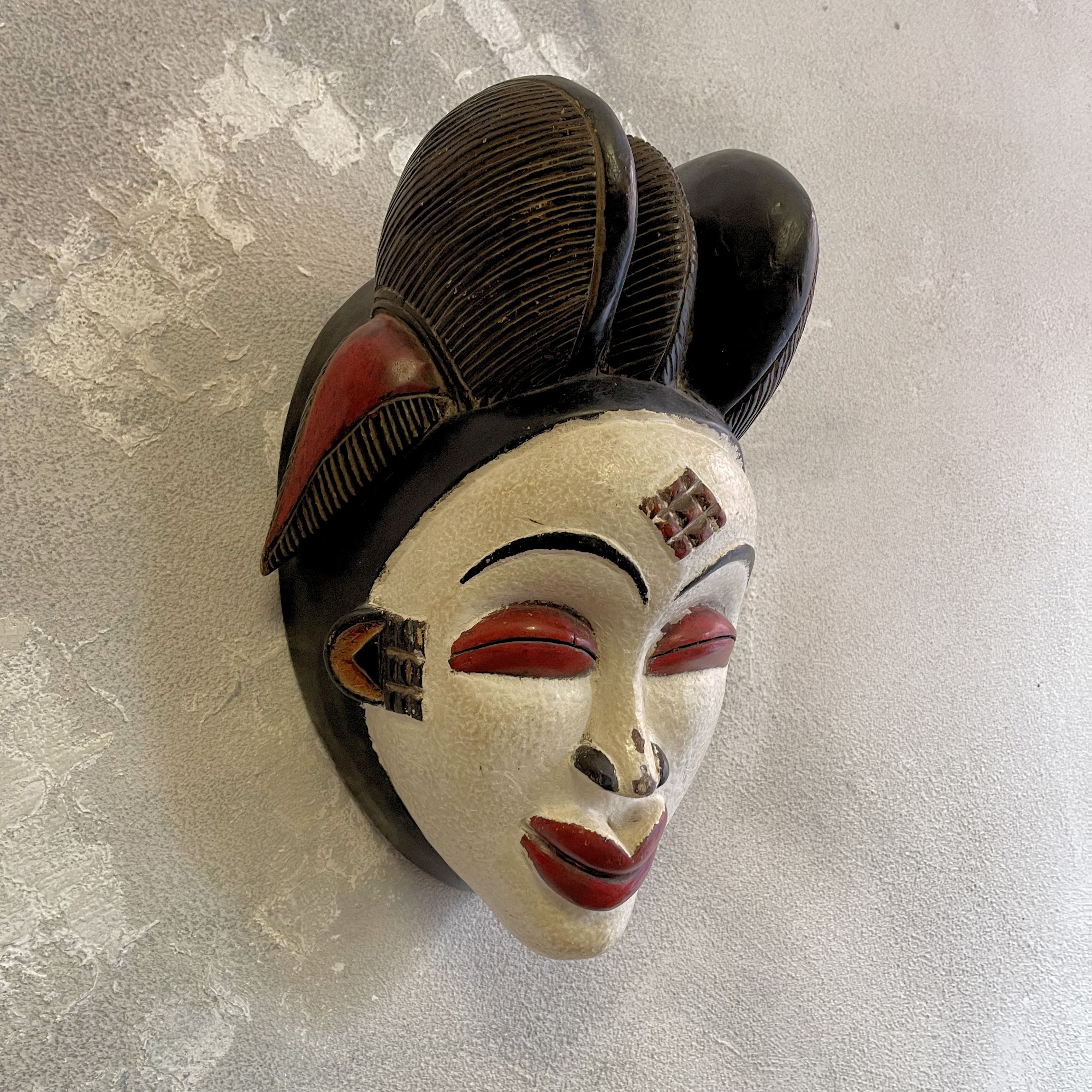 Maschera Tribale in Ebano dei Punu del Gabon - immagine 4