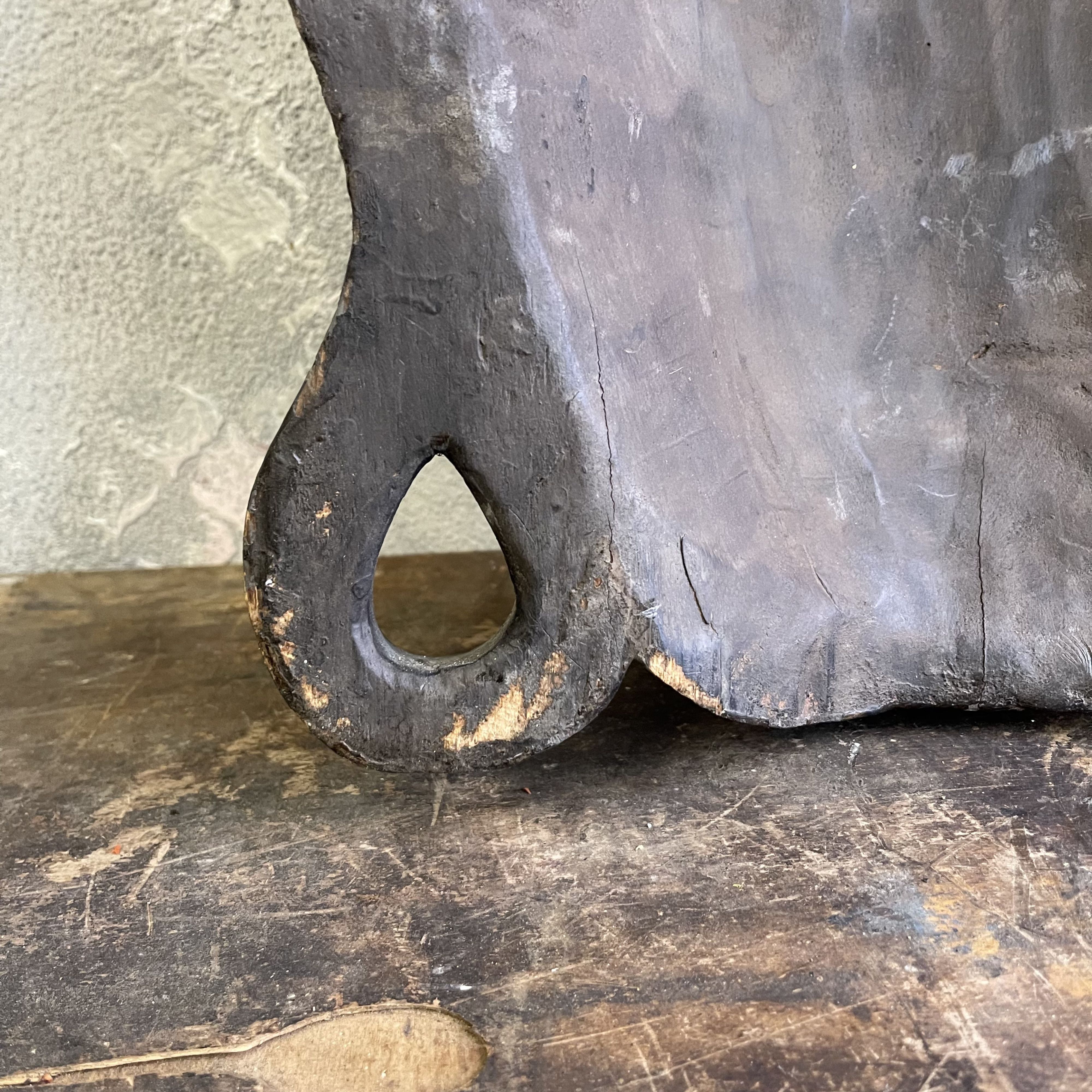 544 Grande maschera da parete del Buddha intagliata e decorata a mano in stile Balinese XX secolo misure 35,5 x 12 x h 50 (16)