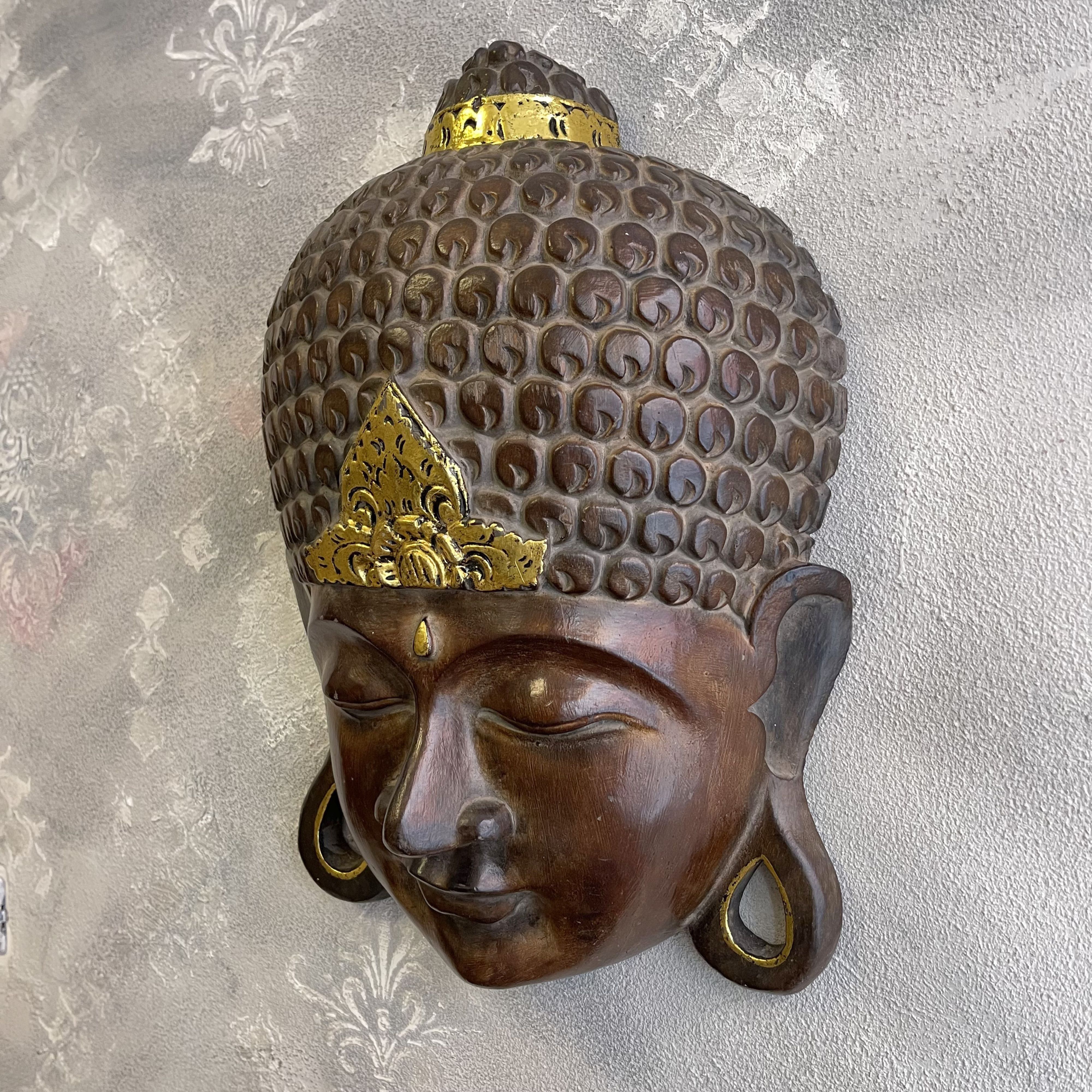 544 Grande maschera da parete del Buddha intagliata e decorata a mano in stile Balinese XX secolo misure 35,5 x 12 x h 50 (3)