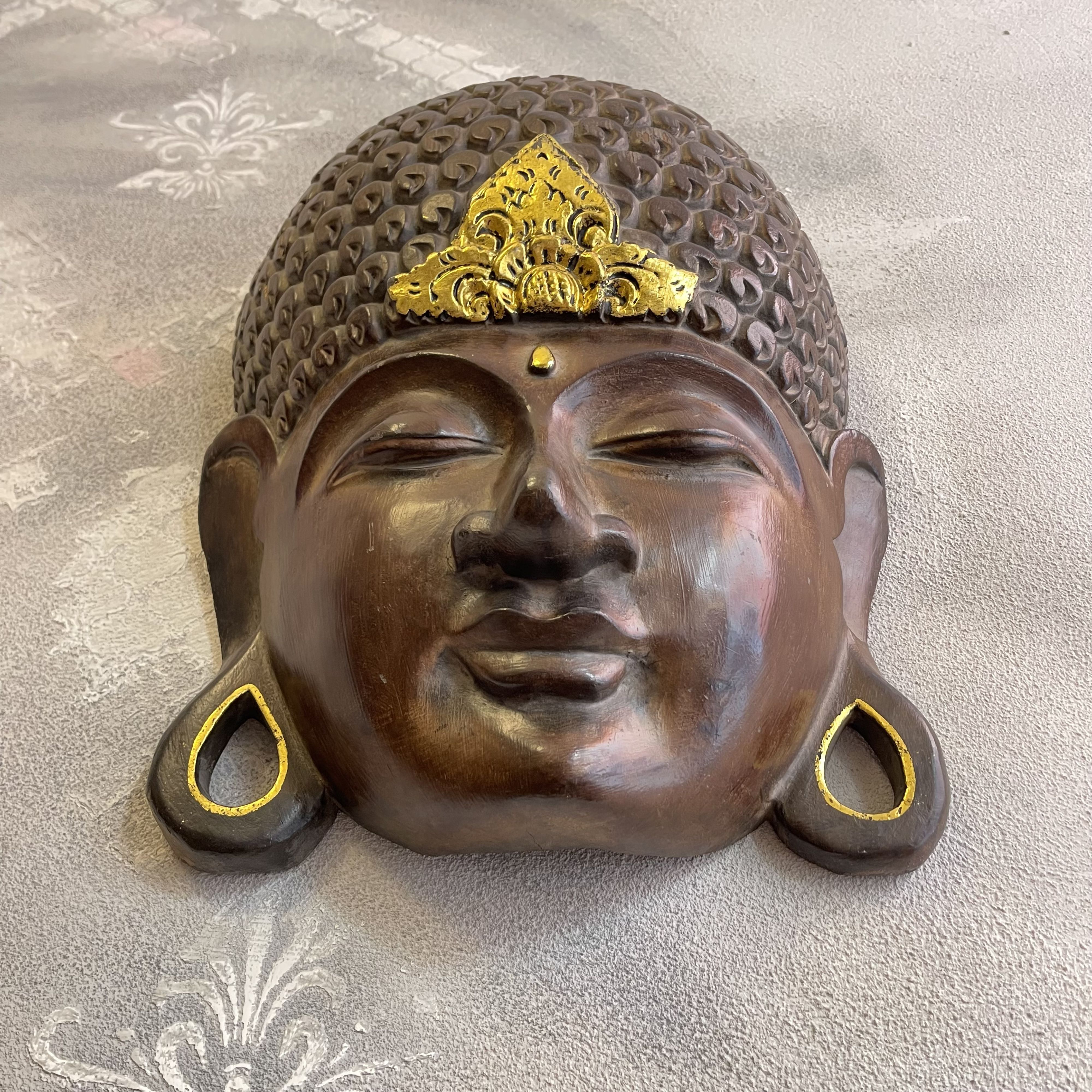 544 Grande maschera da parete del Buddha intagliata e decorata a mano in stile Balinese XX secolo misure 35,5 x 12 x h 50 (4)