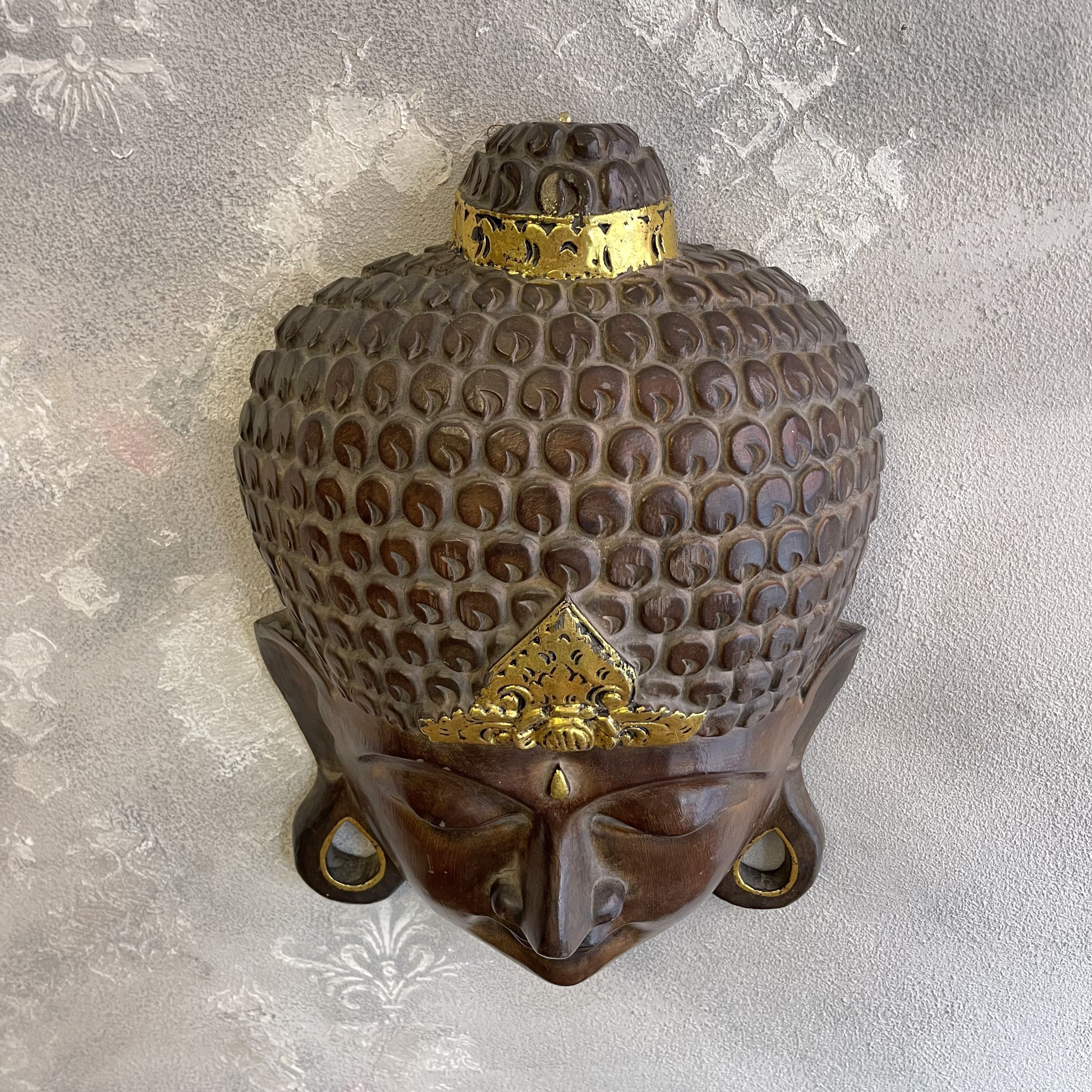 544 Grande maschera da parete del Buddha intagliata e decorata a mano in stile Balinese XX secolo misure 35,5 x 12 x h 50 (5)