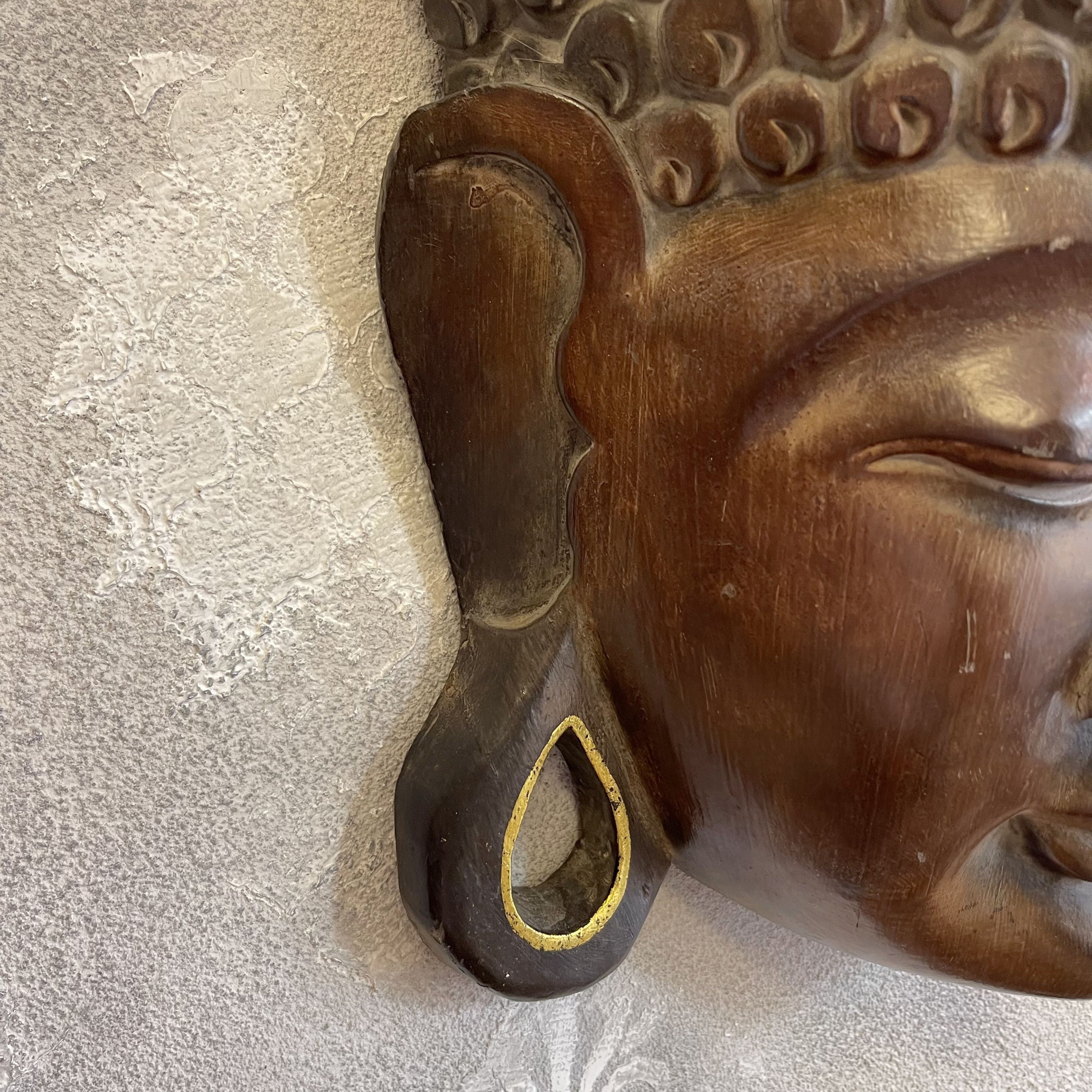 544 Grande maschera da parete del Buddha intagliata e decorata a mano in stile Balinese XX secolo misure 35,5 x 12 x h 50 (6)