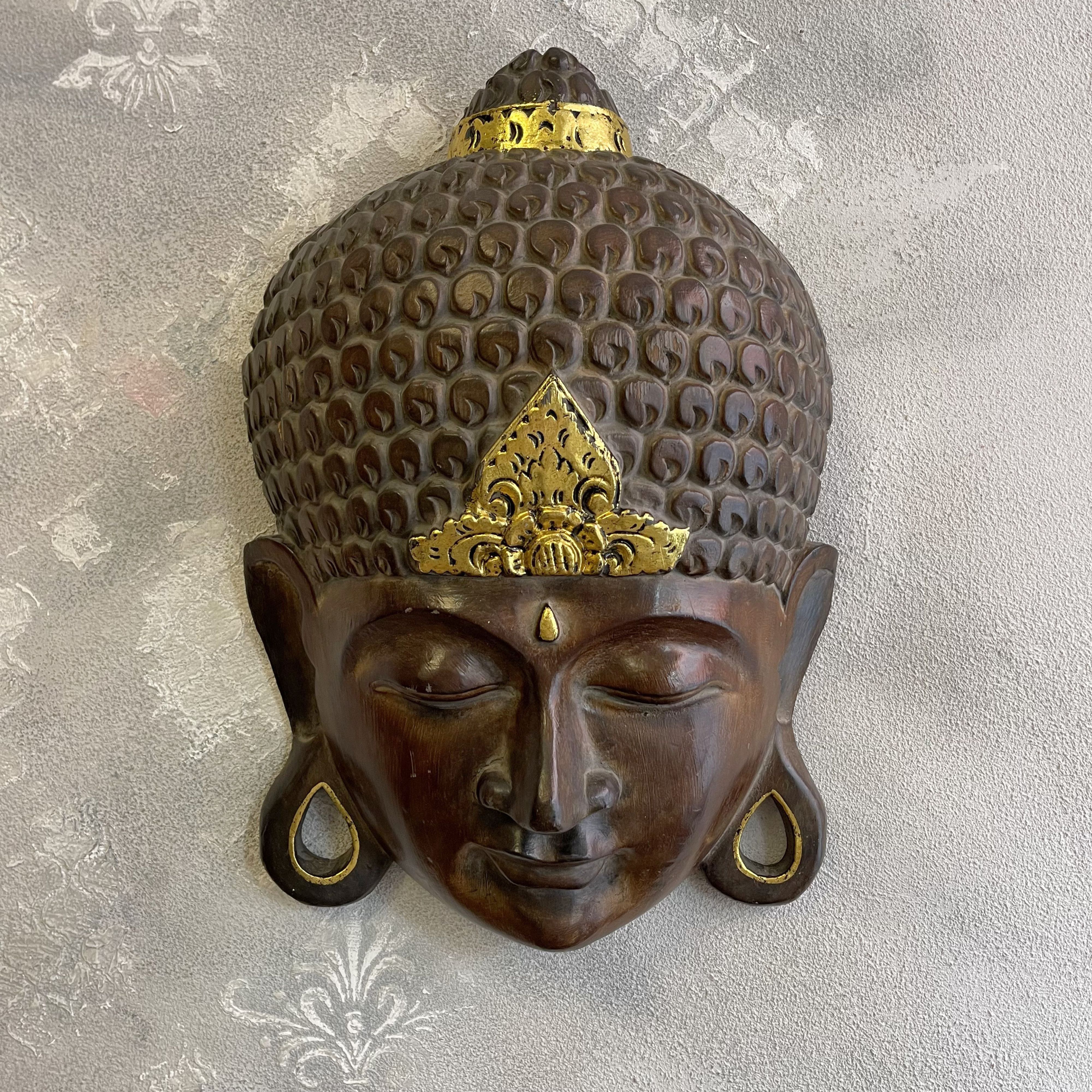 544 Grande maschera da parete del Buddha intagliata e decorata a mano in stile Balinese XX secolo misure 35,5 x 12 x h 50